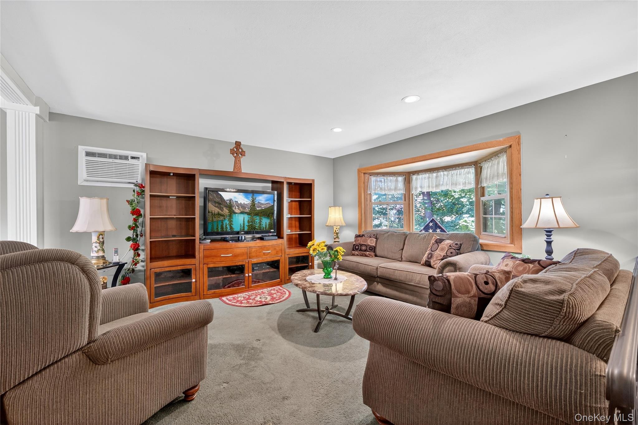 173 Oak Tree Road, Tappan, NY 10983