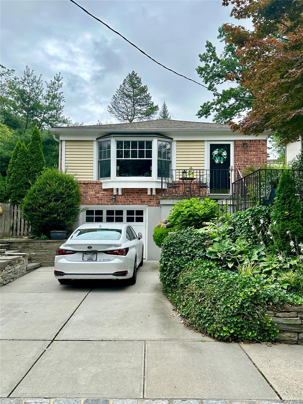 38-47 Douglaston Parkway, Flushing, NY 11363