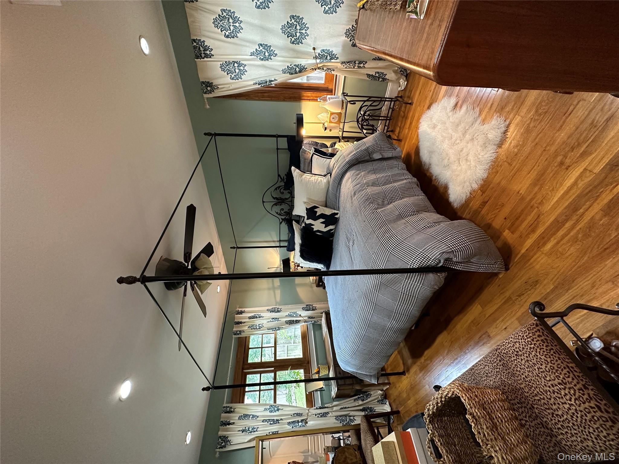 38-47 Douglaston Parkway, Douglaston, NY 11363