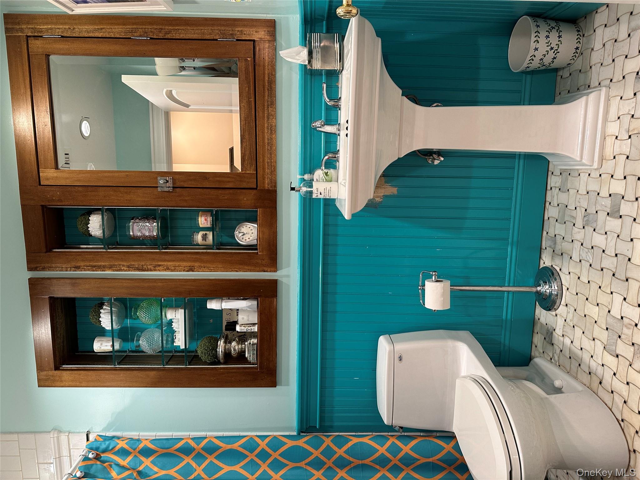 38-47 Douglaston Parkway, Douglaston, NY 11363