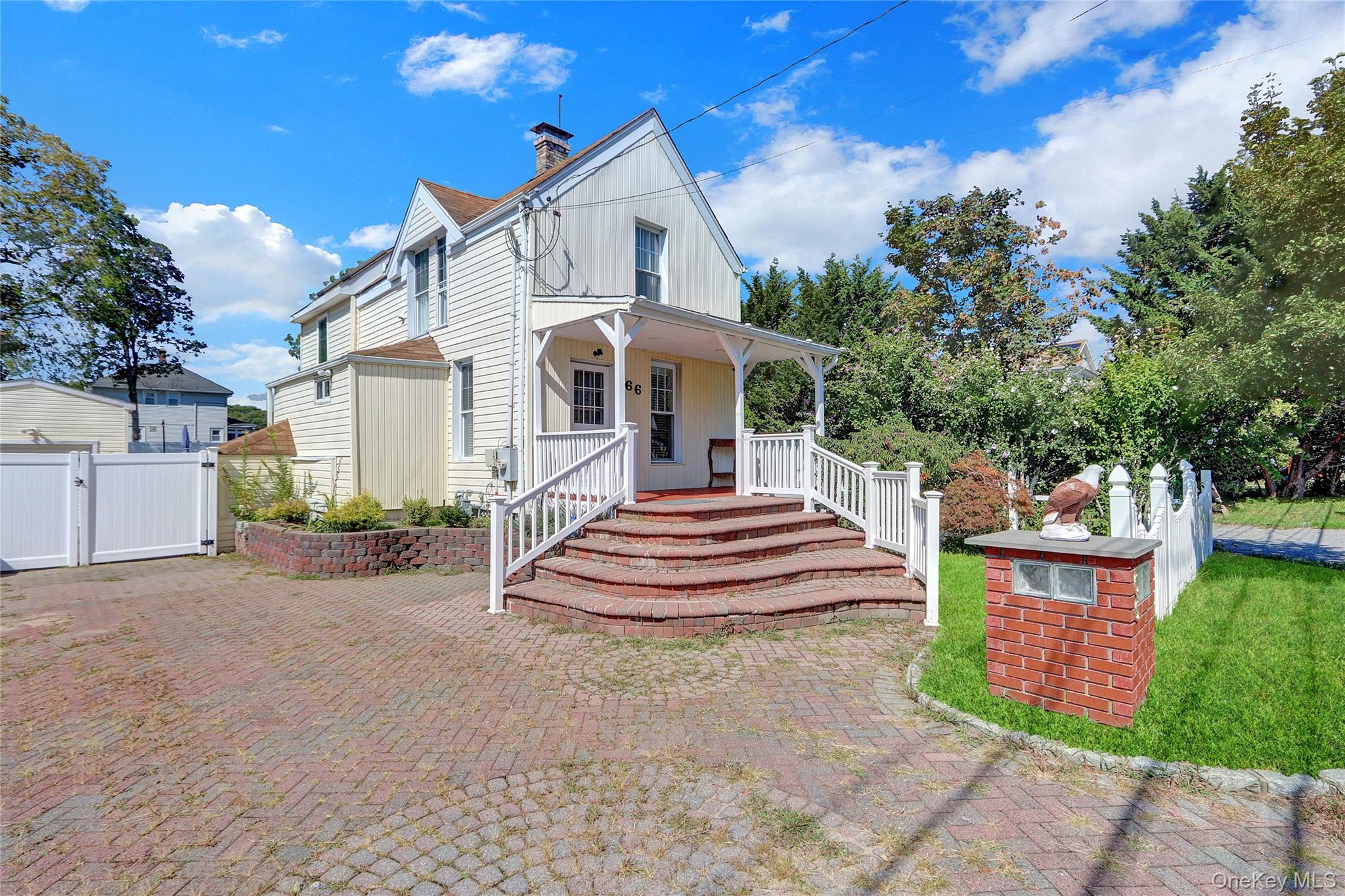 66 Center Avenue, Bay Shore, NY 11706