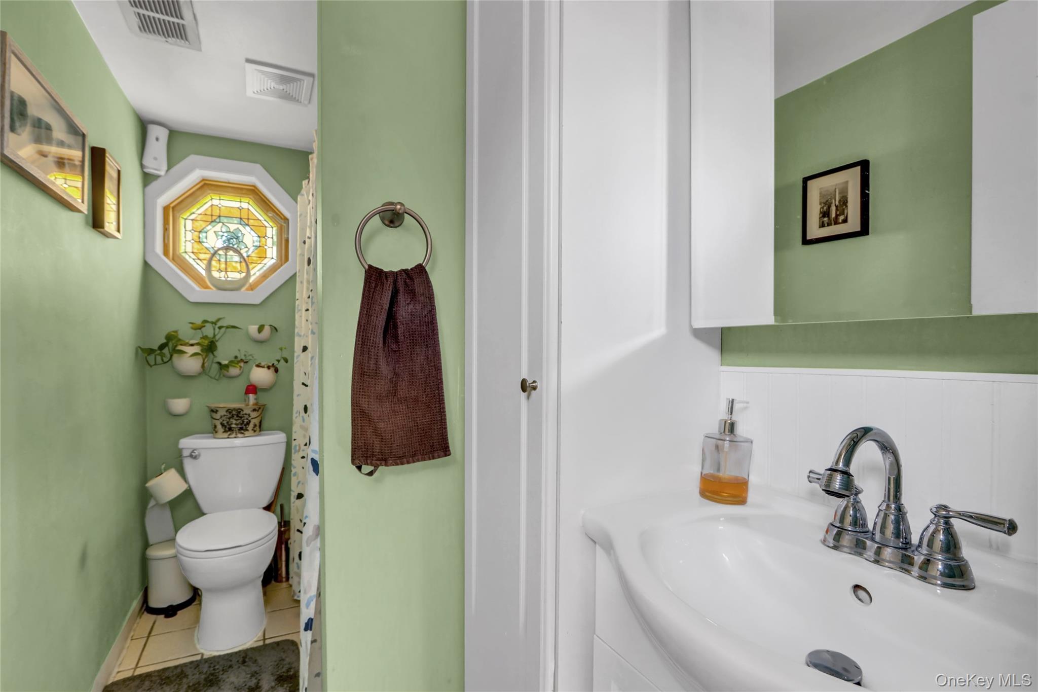 66 Center Avenue, Bay Shore, NY 11706