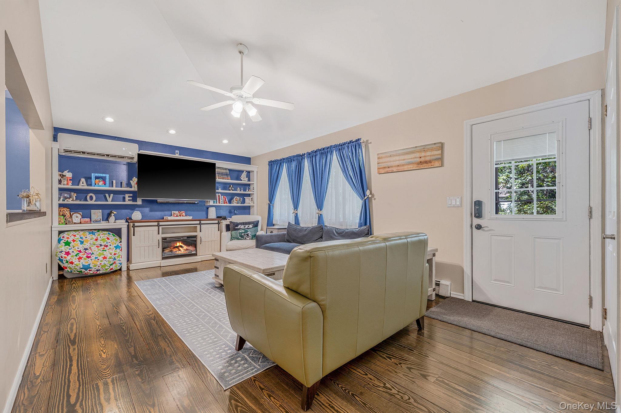 3 Emily Court, Hampton Bays, NY 11946