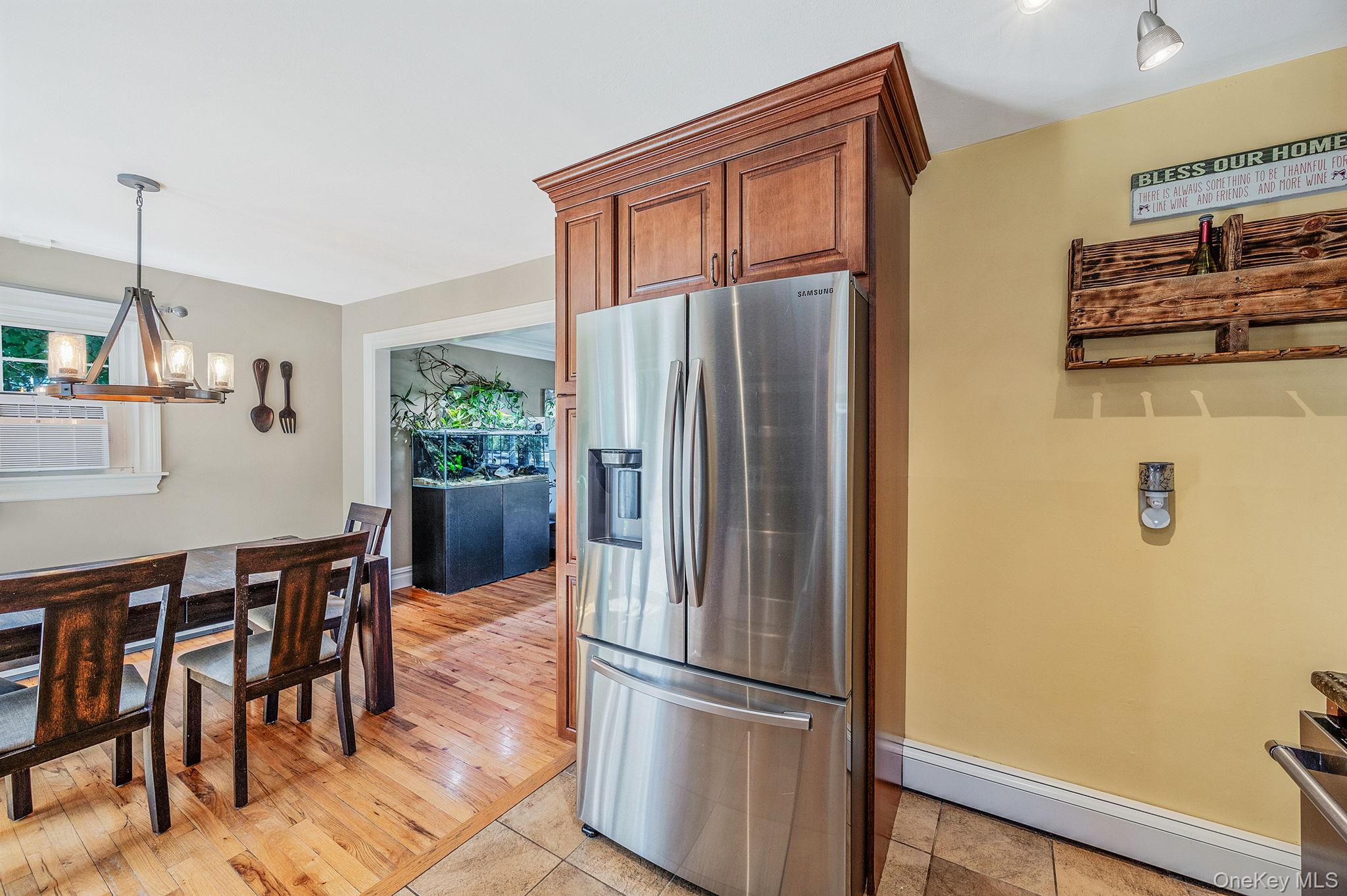 42 Apricot Place, Ronkonkoma, NY 11779