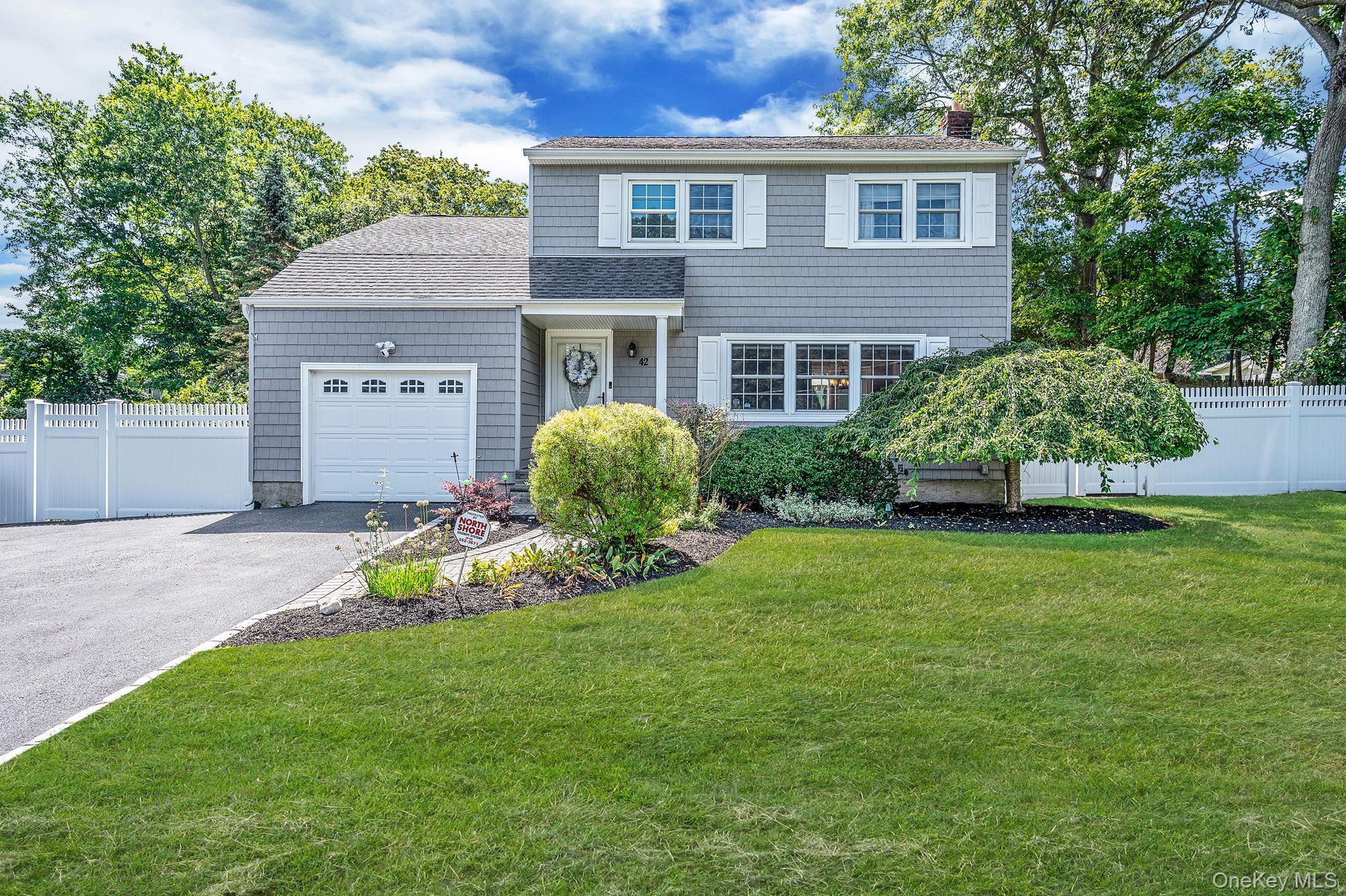 42 Apricot Place, Ronkonkoma, NY 11779