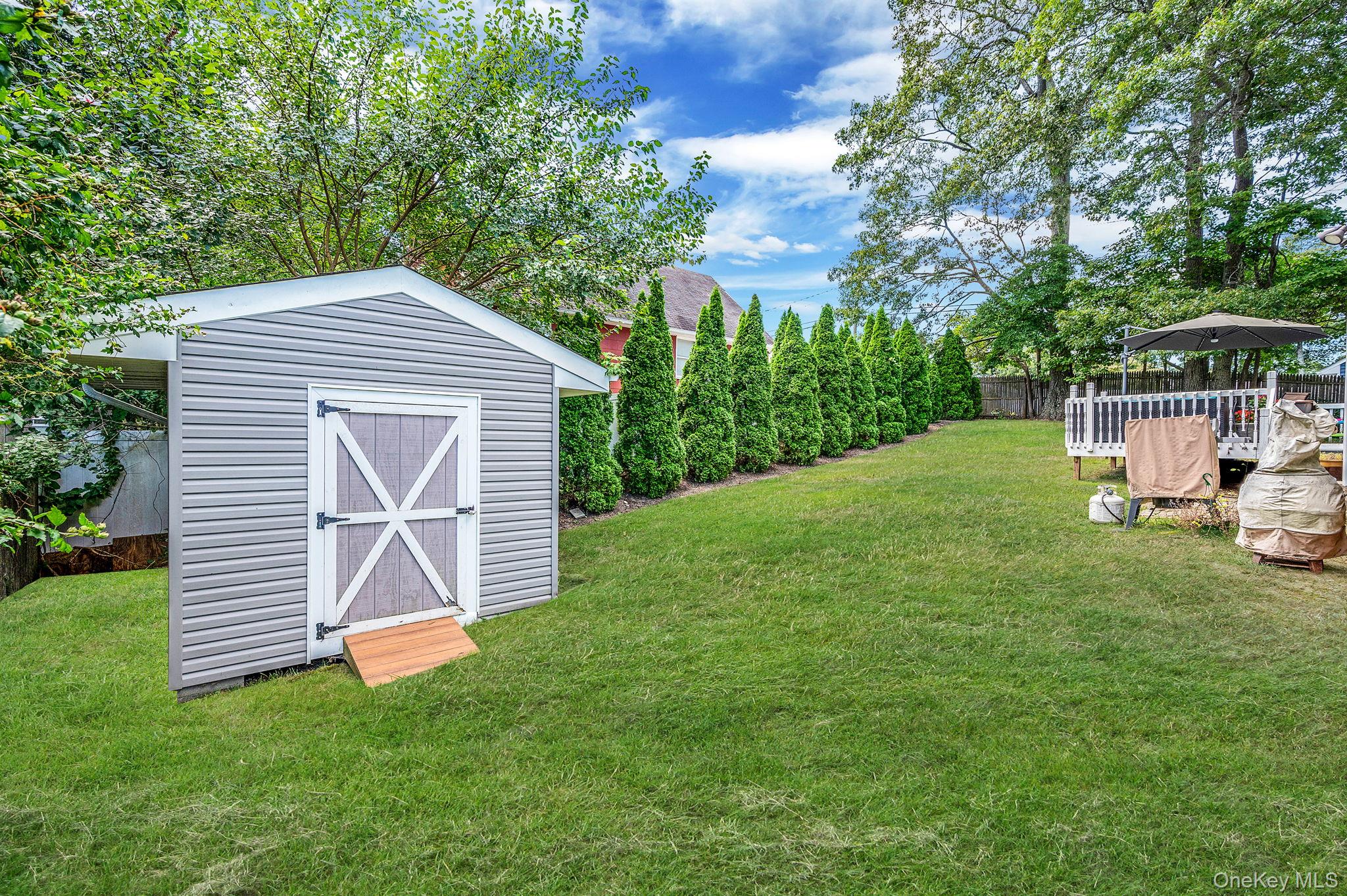 42 Apricot Place, Ronkonkoma, NY 11779