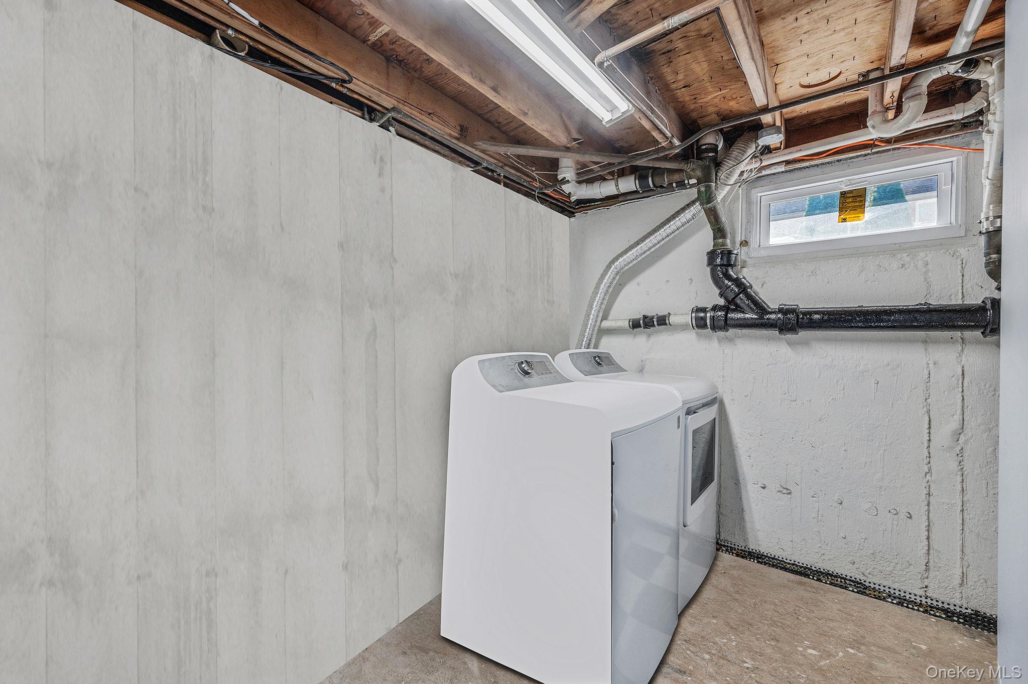 42 Apricot Place, Ronkonkoma, NY 11779