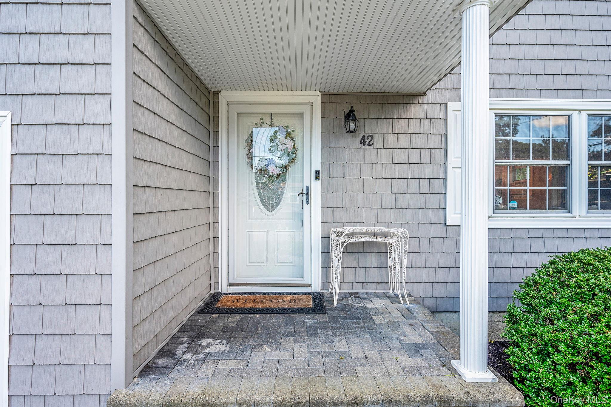 42 Apricot Place, Ronkonkoma, NY 11779