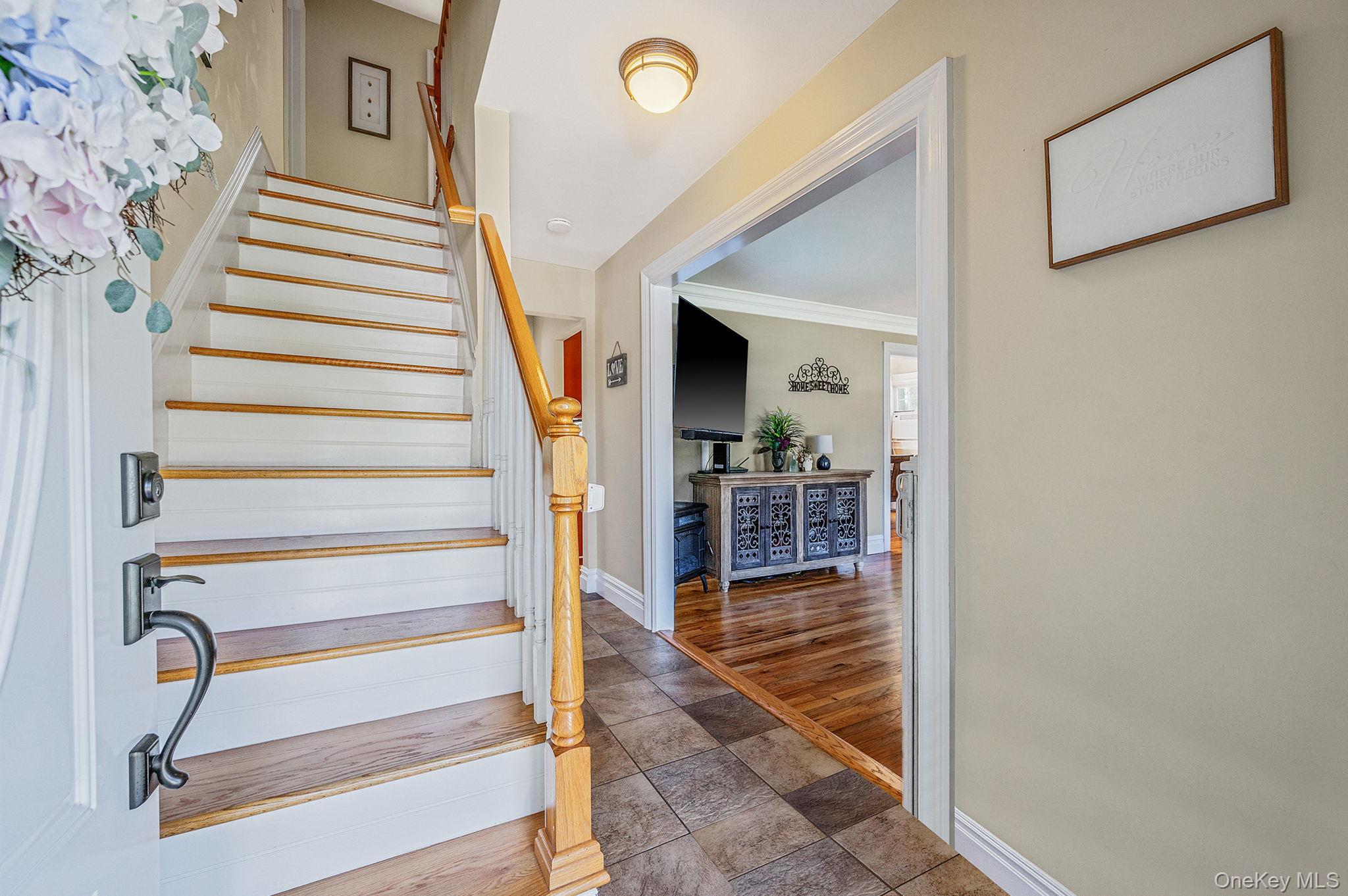 42 Apricot Place, Ronkonkoma, NY 11779