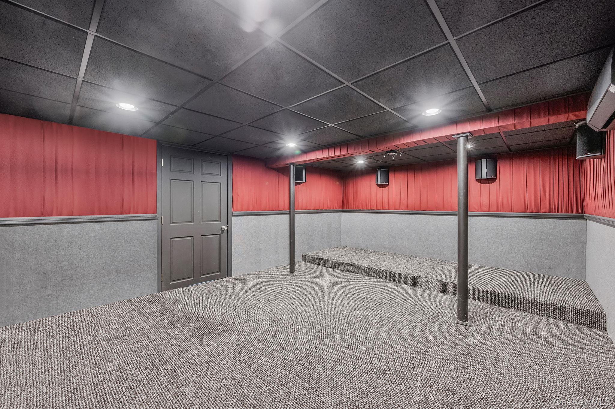 42 Apricot Place, Ronkonkoma, NY 11779