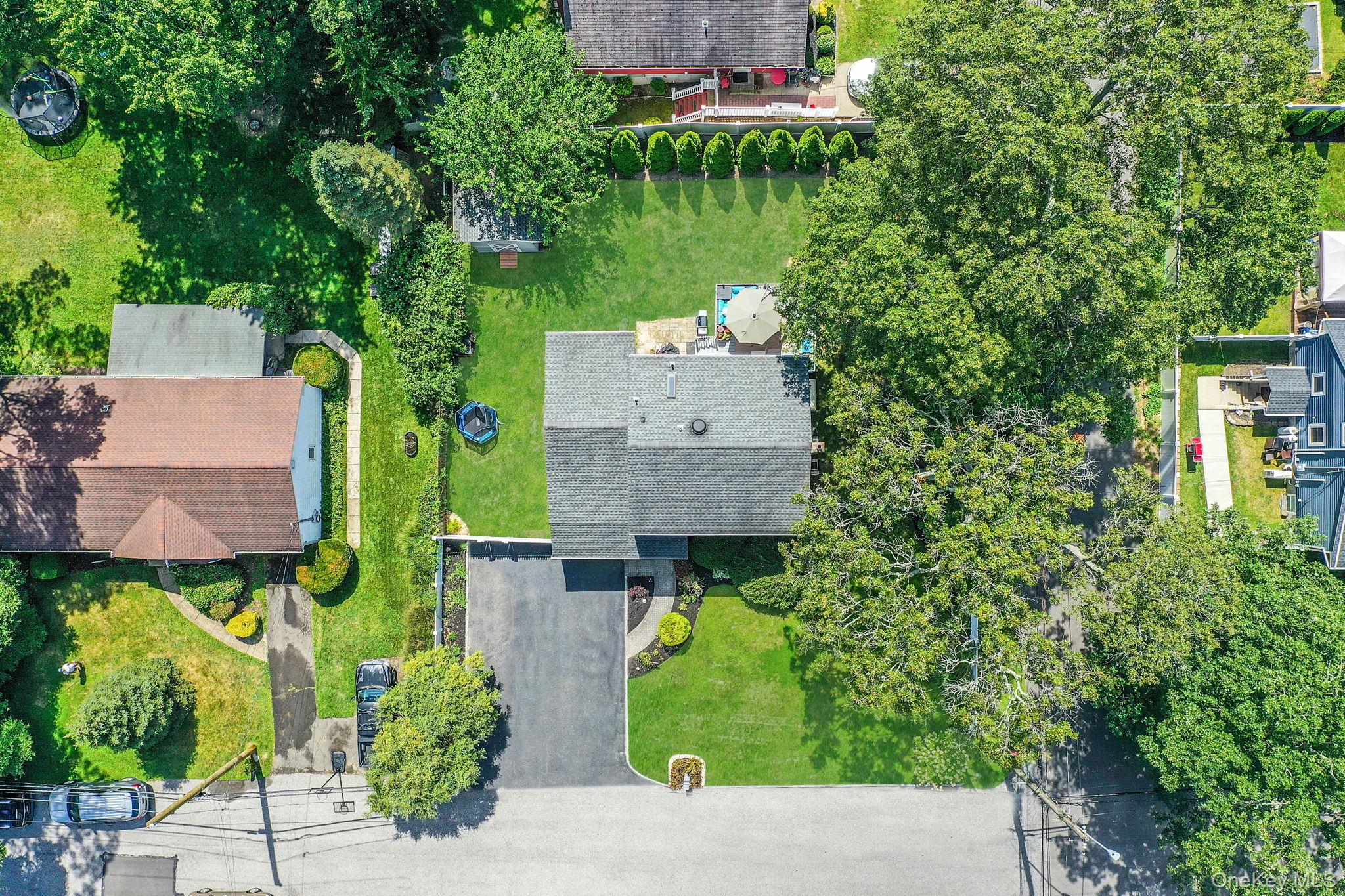 42 Apricot Place, Ronkonkoma, NY 11779