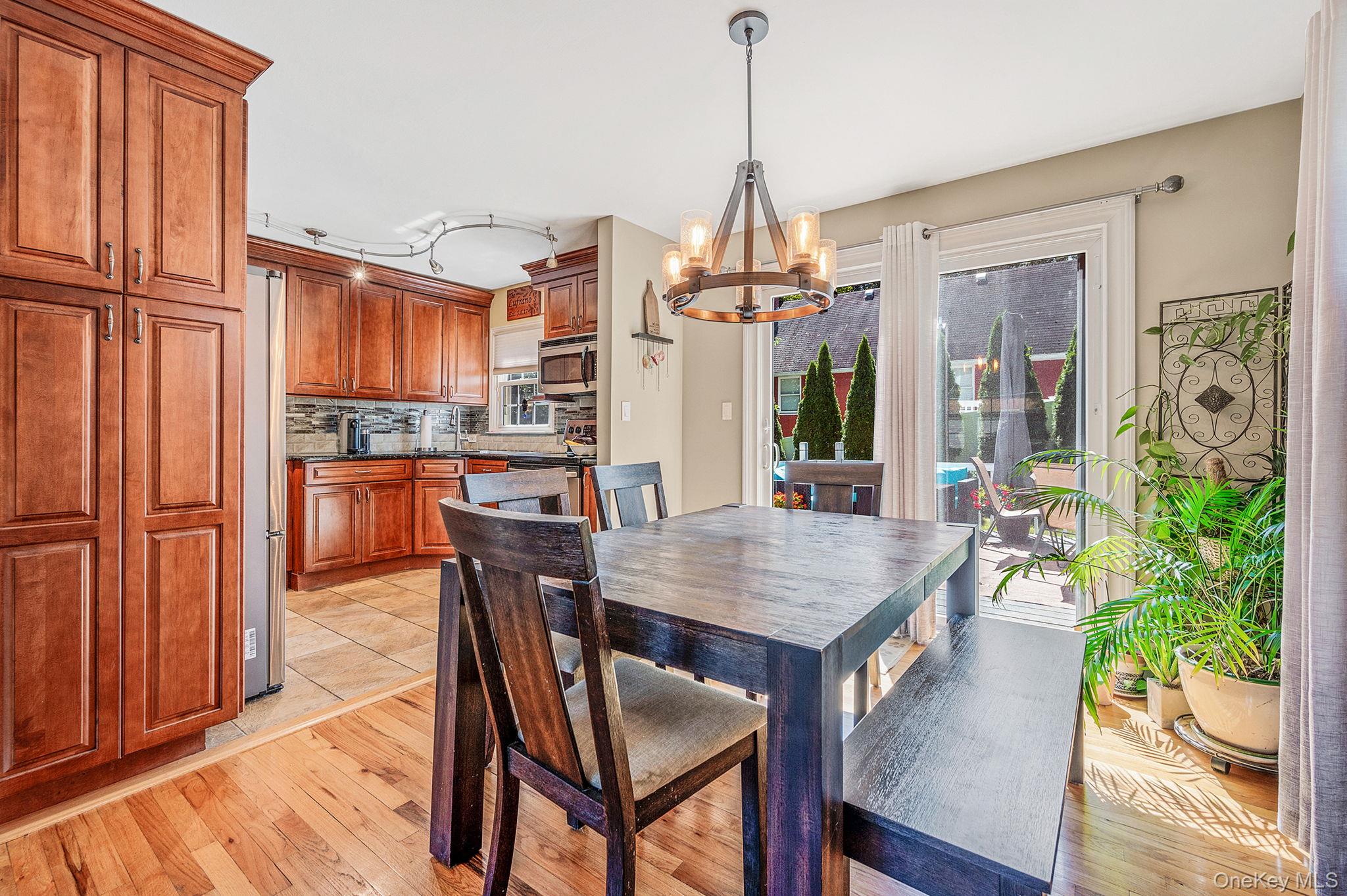 42 Apricot Place, Ronkonkoma, NY 11779