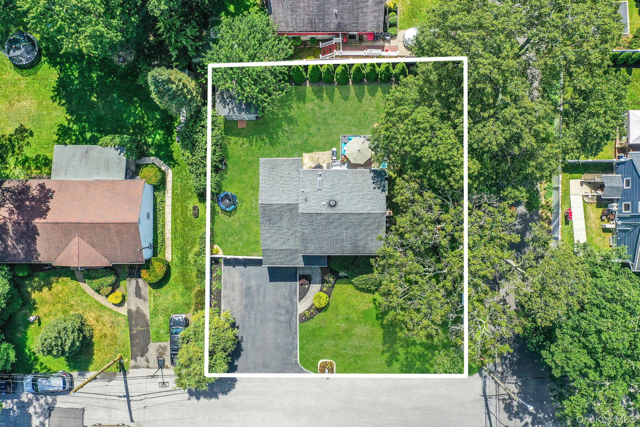 42 Apricot Place, Ronkonkoma, NY 11779