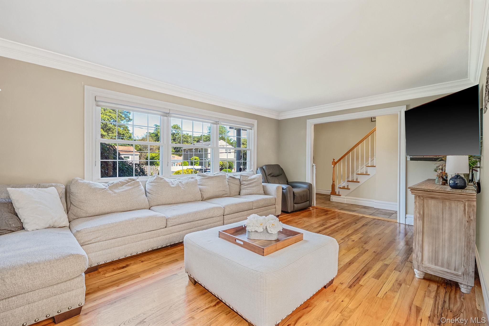 42 Apricot Place, Ronkonkoma, NY 11779