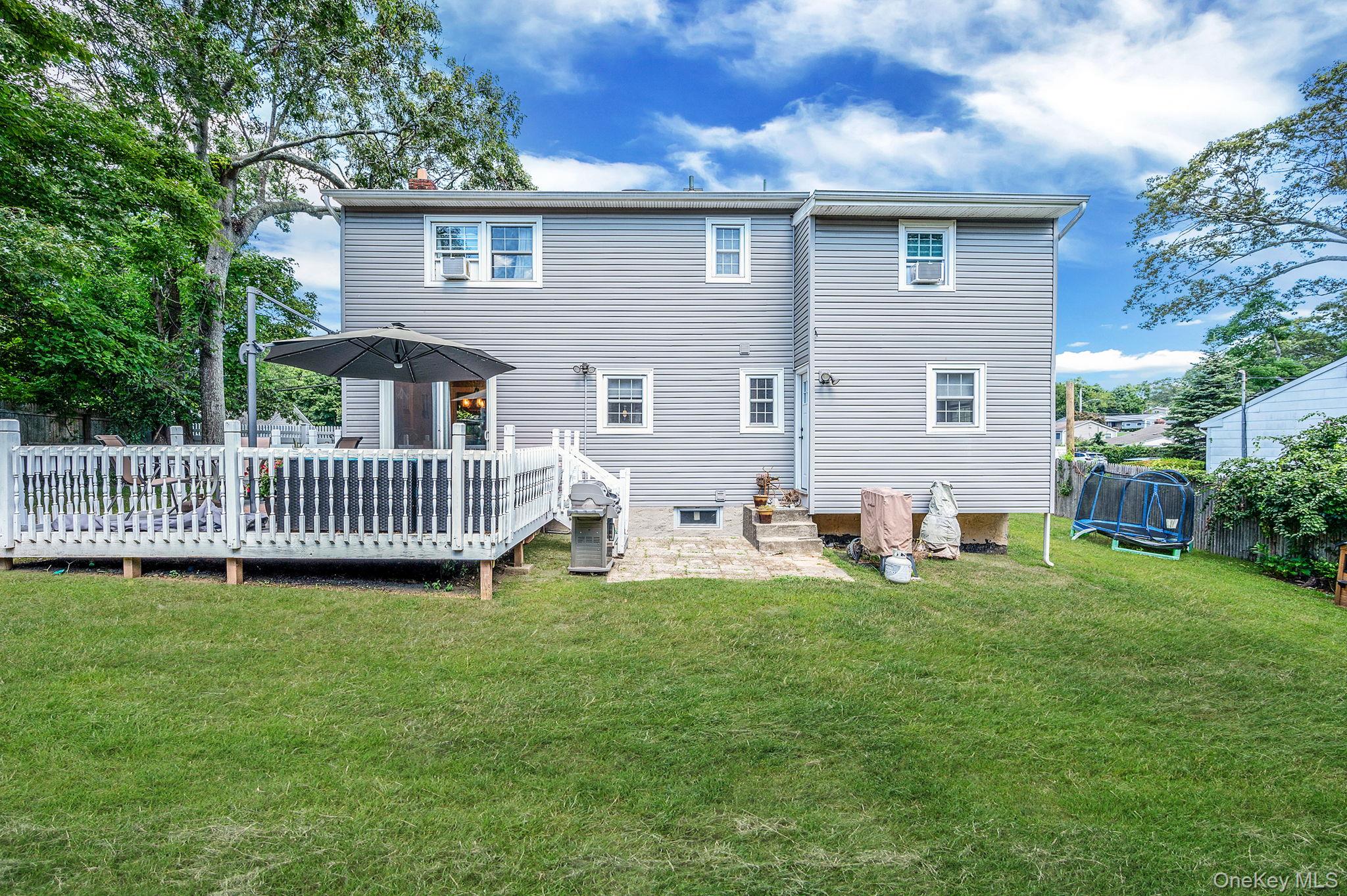 42 Apricot Place, Ronkonkoma, NY 11779