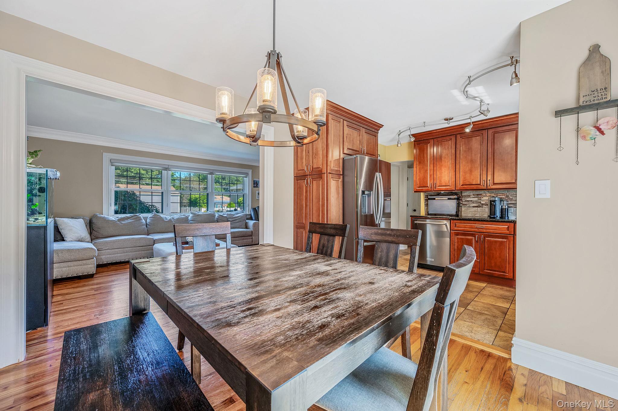 42 Apricot Place, Ronkonkoma, NY 11779