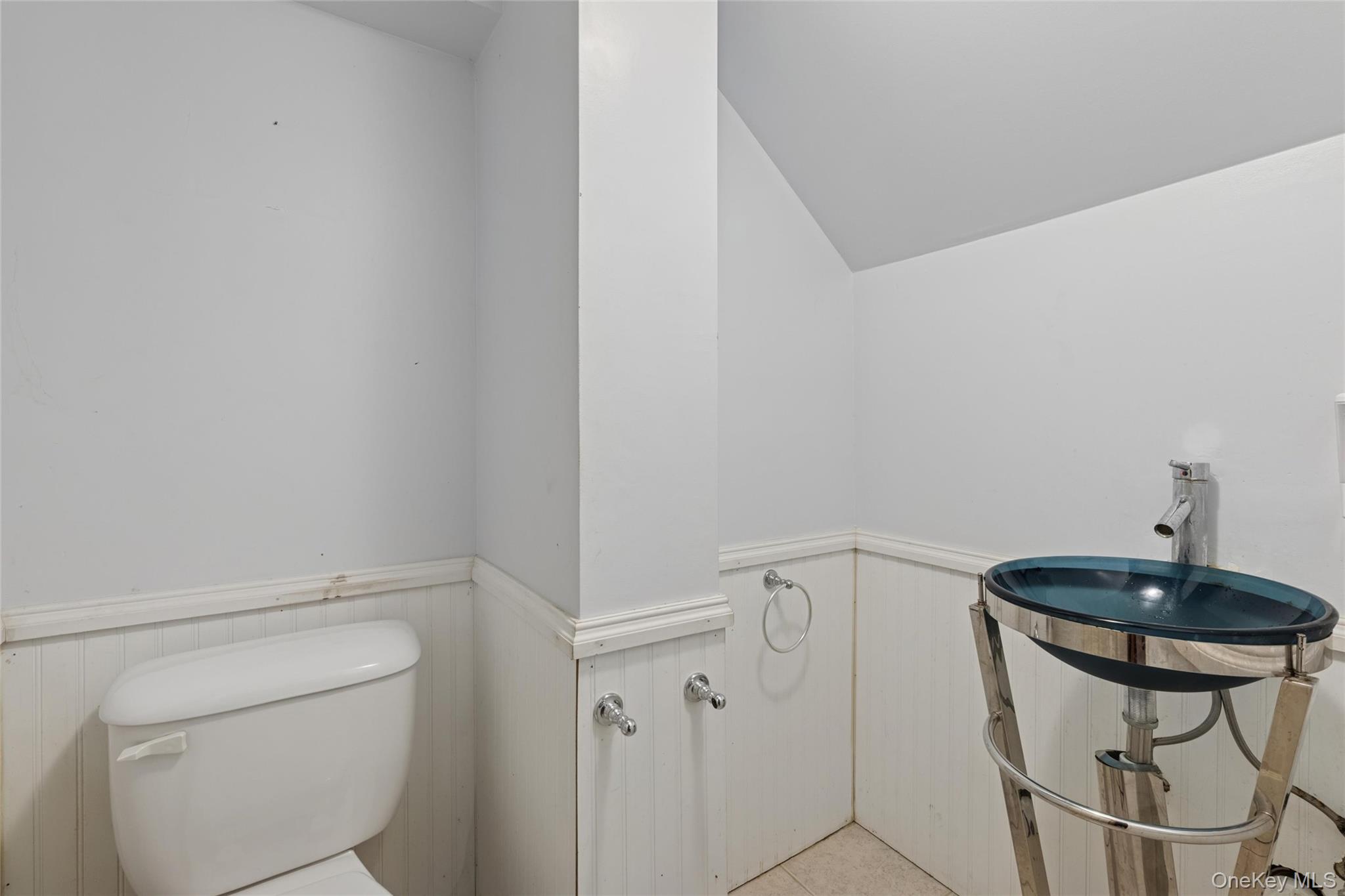 329 N Wyoming Avenue, Massapequa, NY 11758