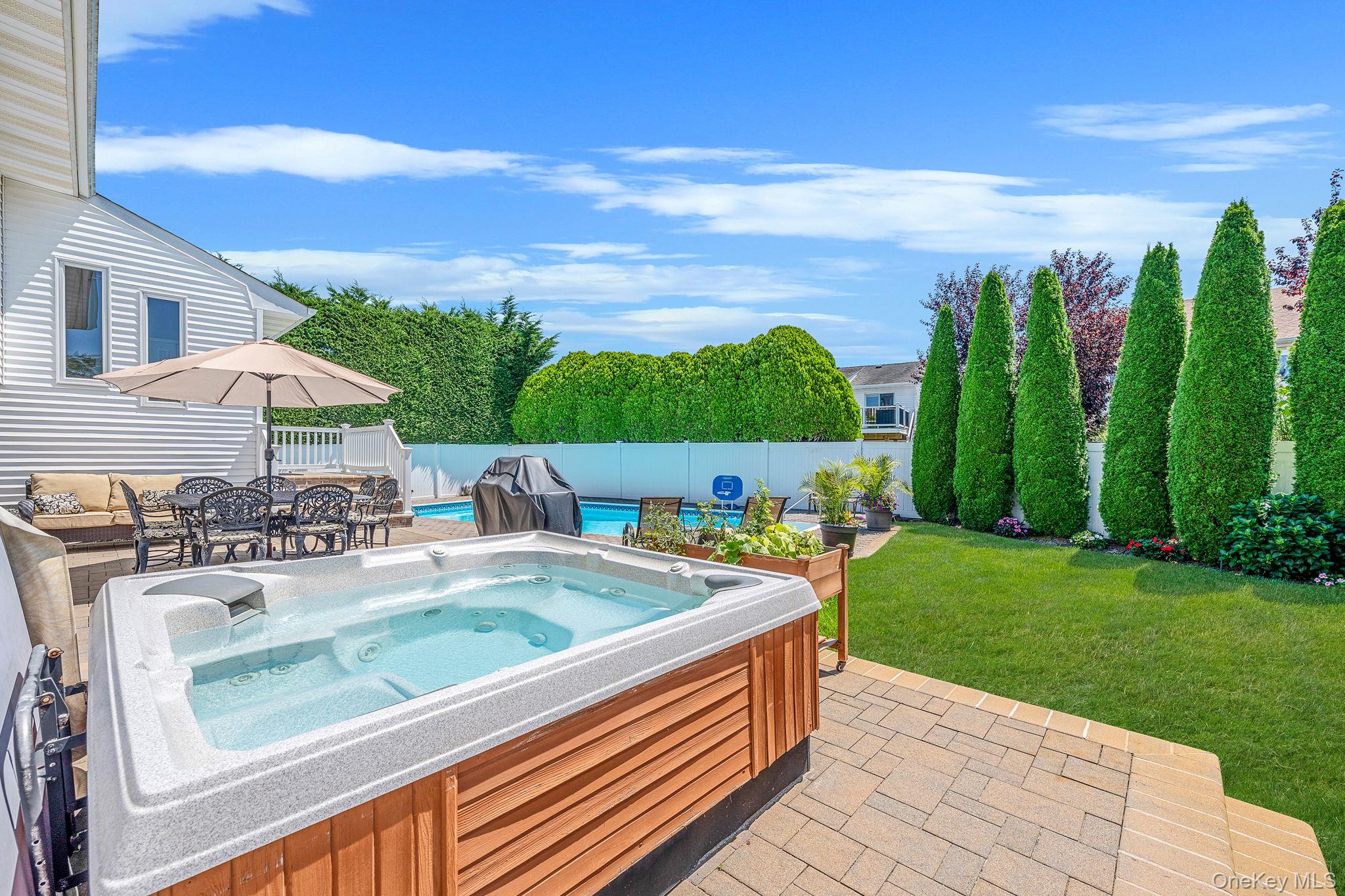 2468 Riviera Lane, Bellmore, NY 11710