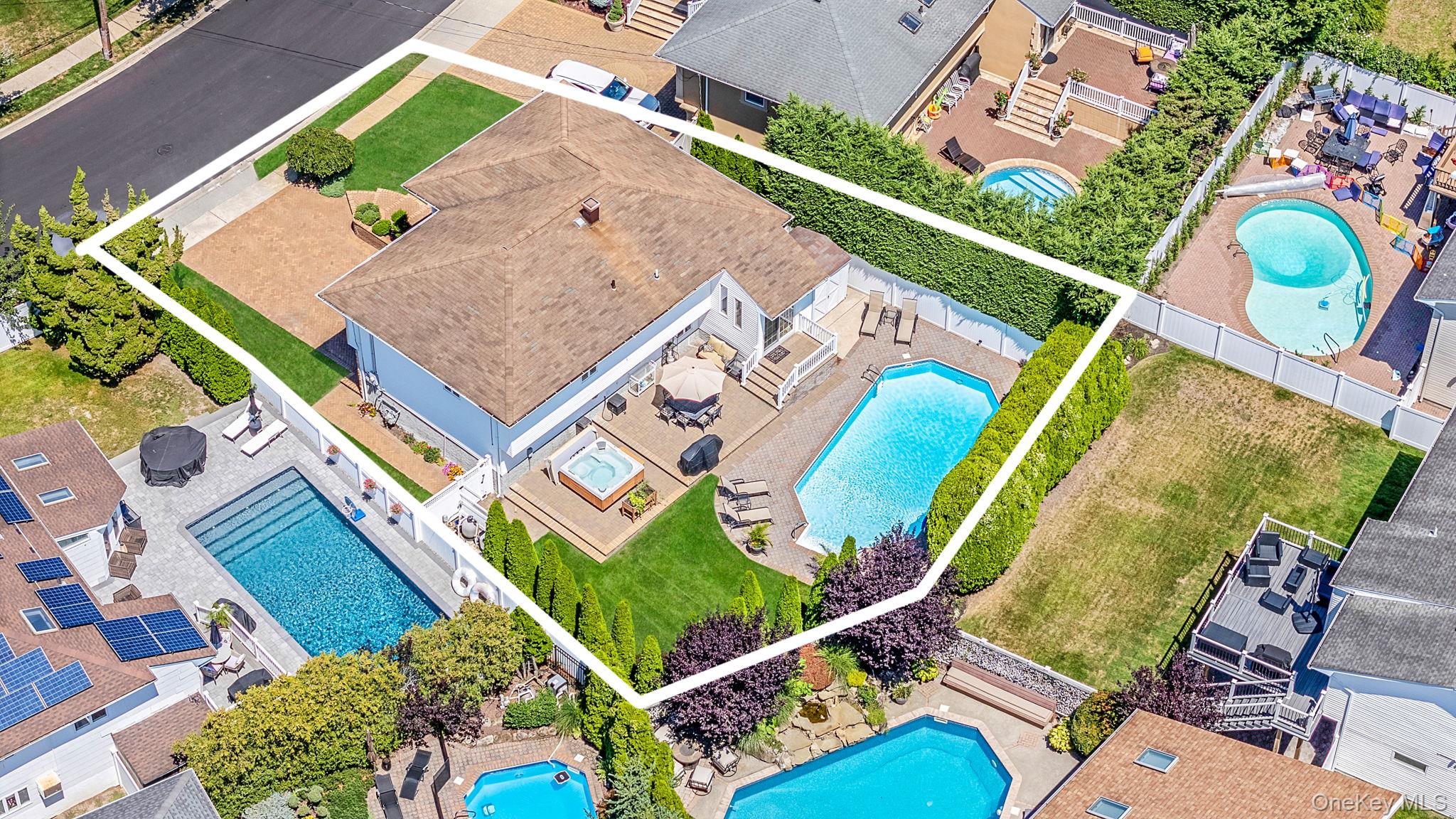 2468 Riviera Lane, Bellmore, NY 11710