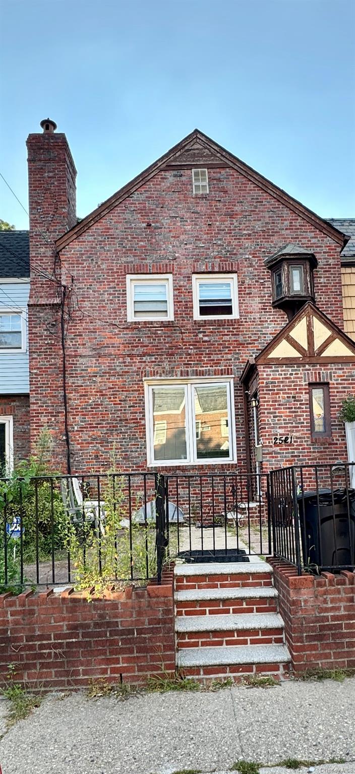 2521 Yates Avenue, Bronx, NY 10469