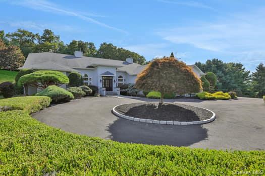 14 Far Horizons Drive, Newburgh, NY 12550