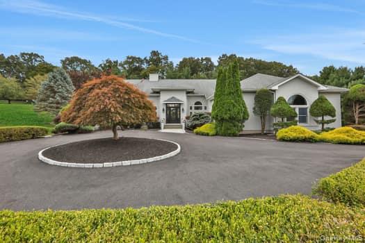 14 Far Horizons Drive, Newburgh, NY 12550