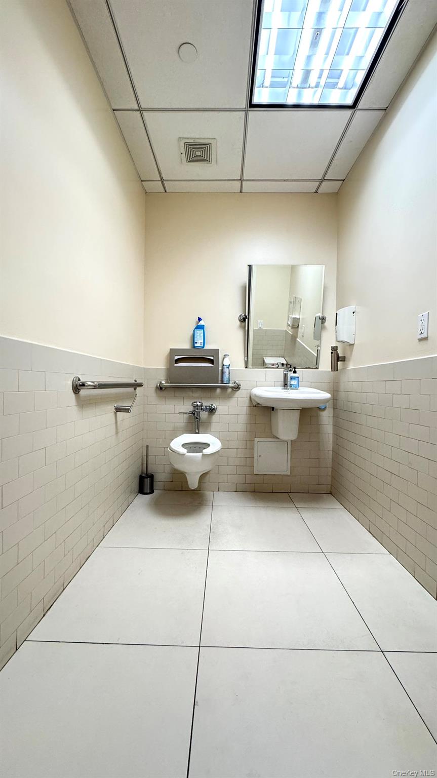 136-20 38th Avenue # 3C, Flushing, NY 11354