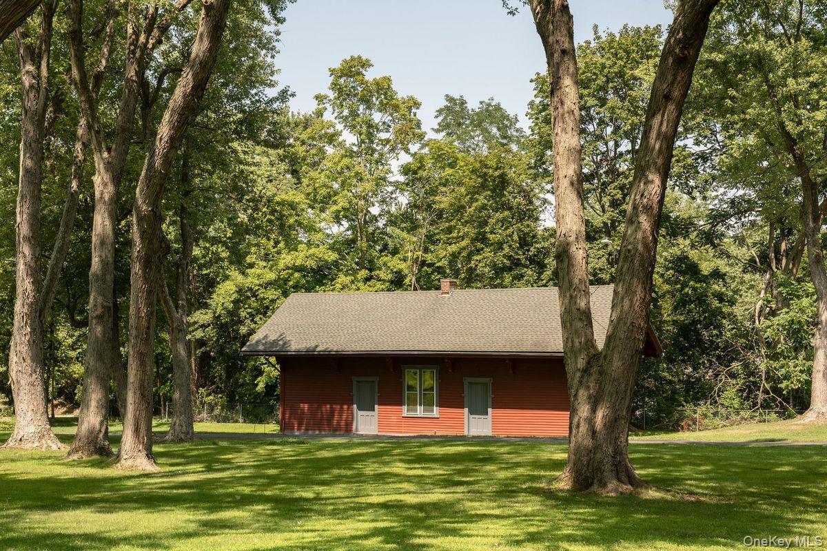 33 Maple Avenue, Claverack, NY 12513