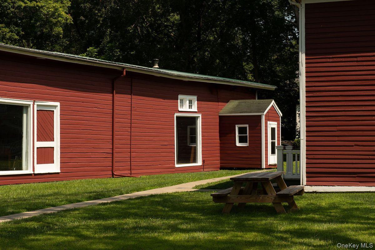 33 Maple Avenue, Claverack, NY 12513