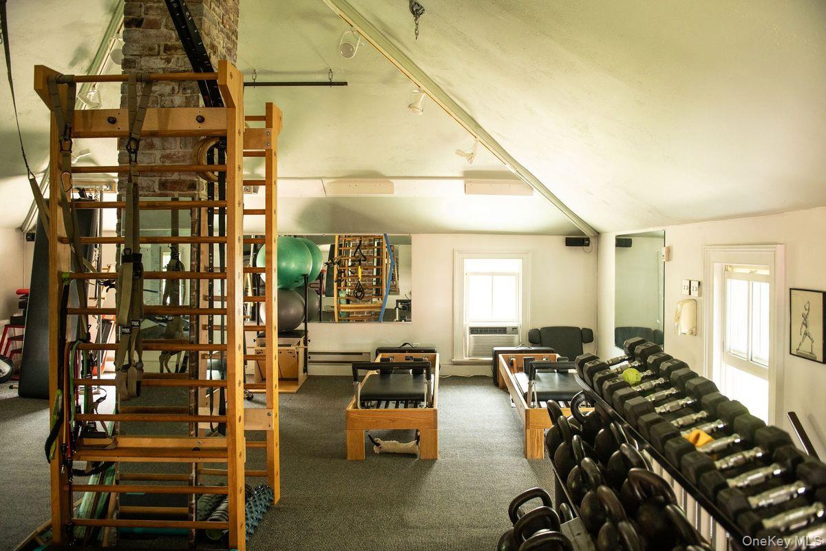 33 Maple Avenue, Claverack, NY 12513