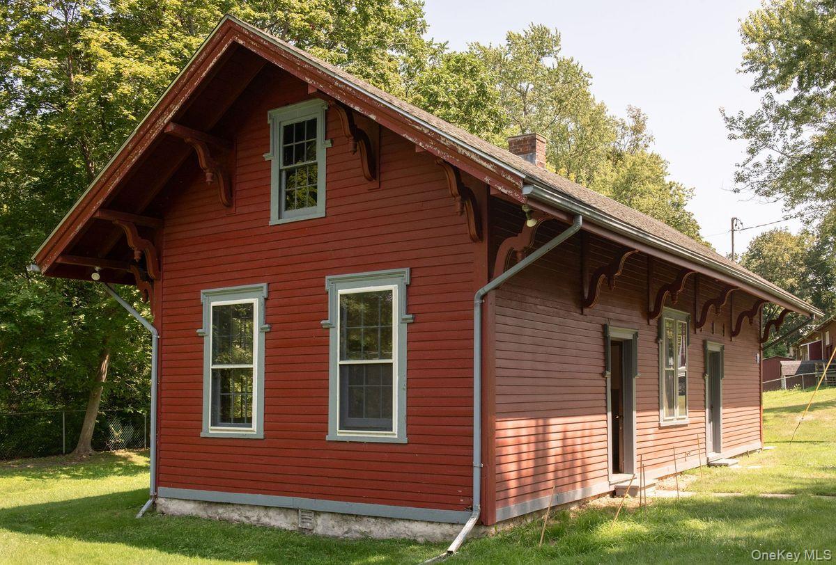 33 Maple Avenue, Claverack, NY 12513