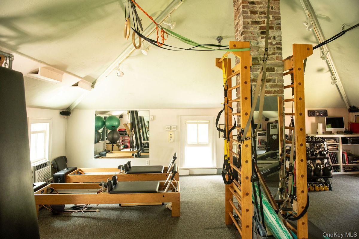 33 Maple Avenue, Claverack, NY 12513