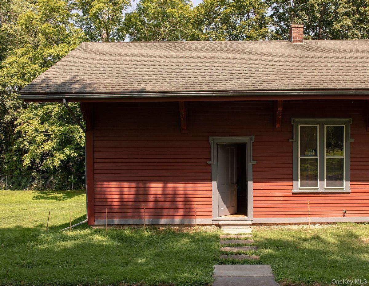 33 Maple Avenue, Claverack, NY 12513