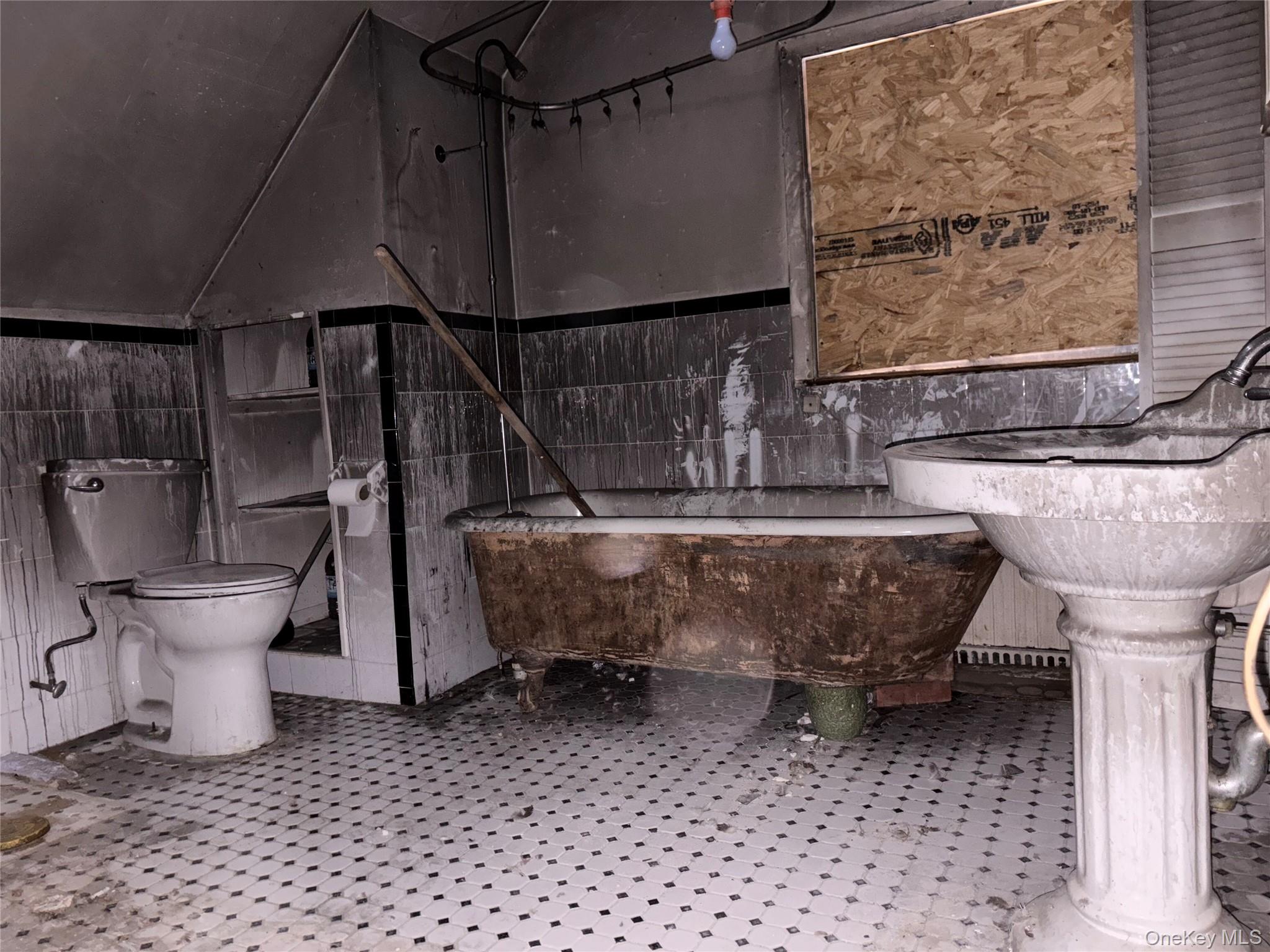 11839 205th Street, Saint Albans, NY 11412