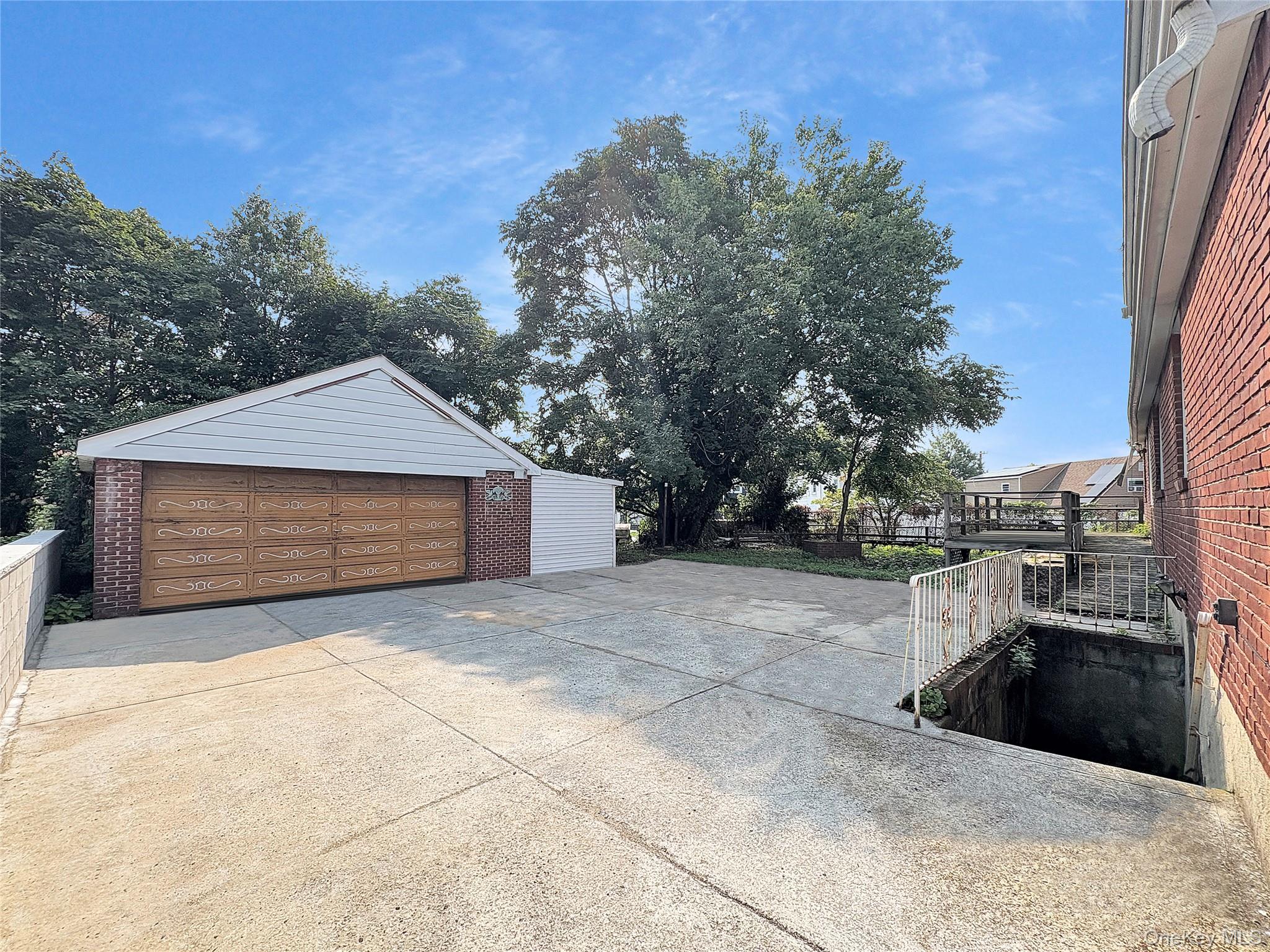 11839 205th Street, Saint Albans, NY 11412