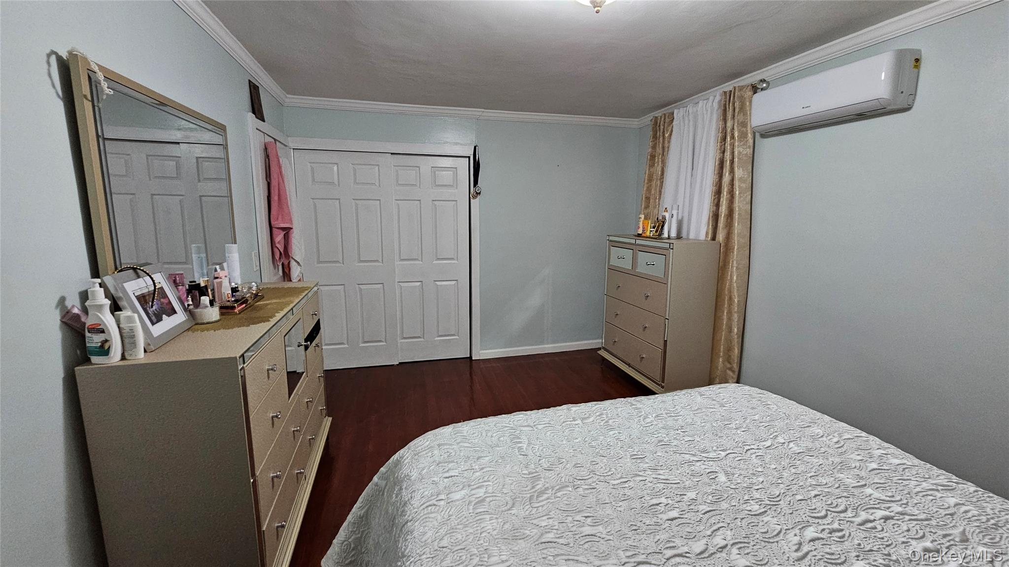 2533 Fish Avenue, Bronx, NY 10469