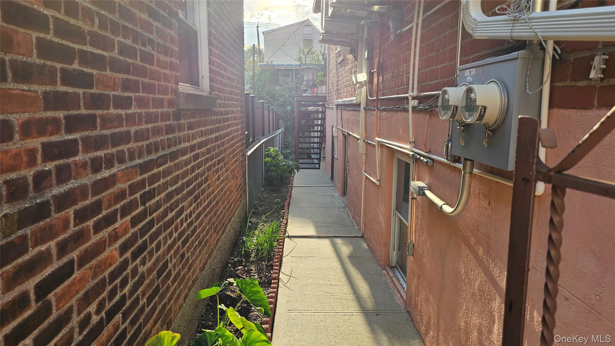 2533 Fish Avenue, Bronx, NY 10469