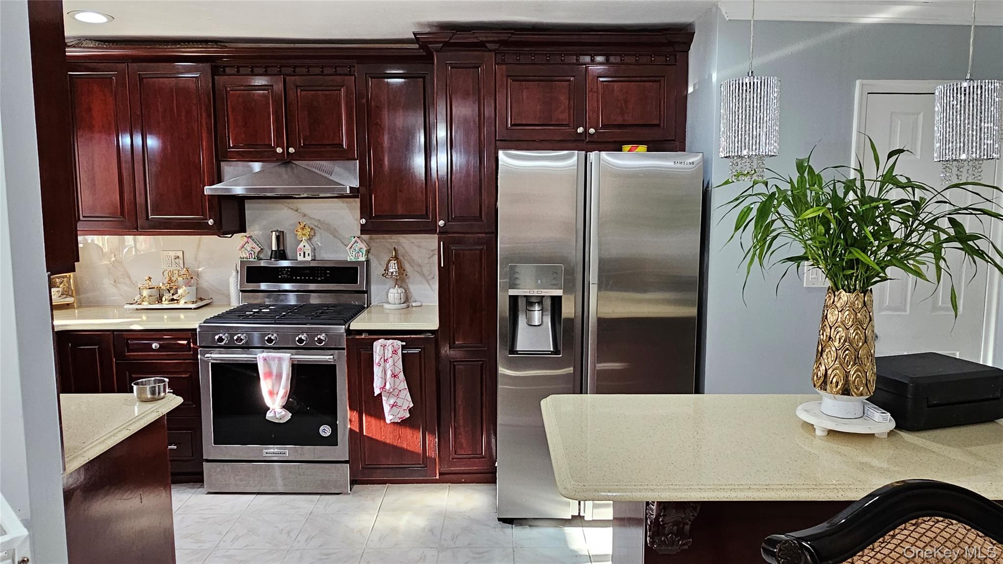 2533 Fish Avenue, Bronx, NY 10469