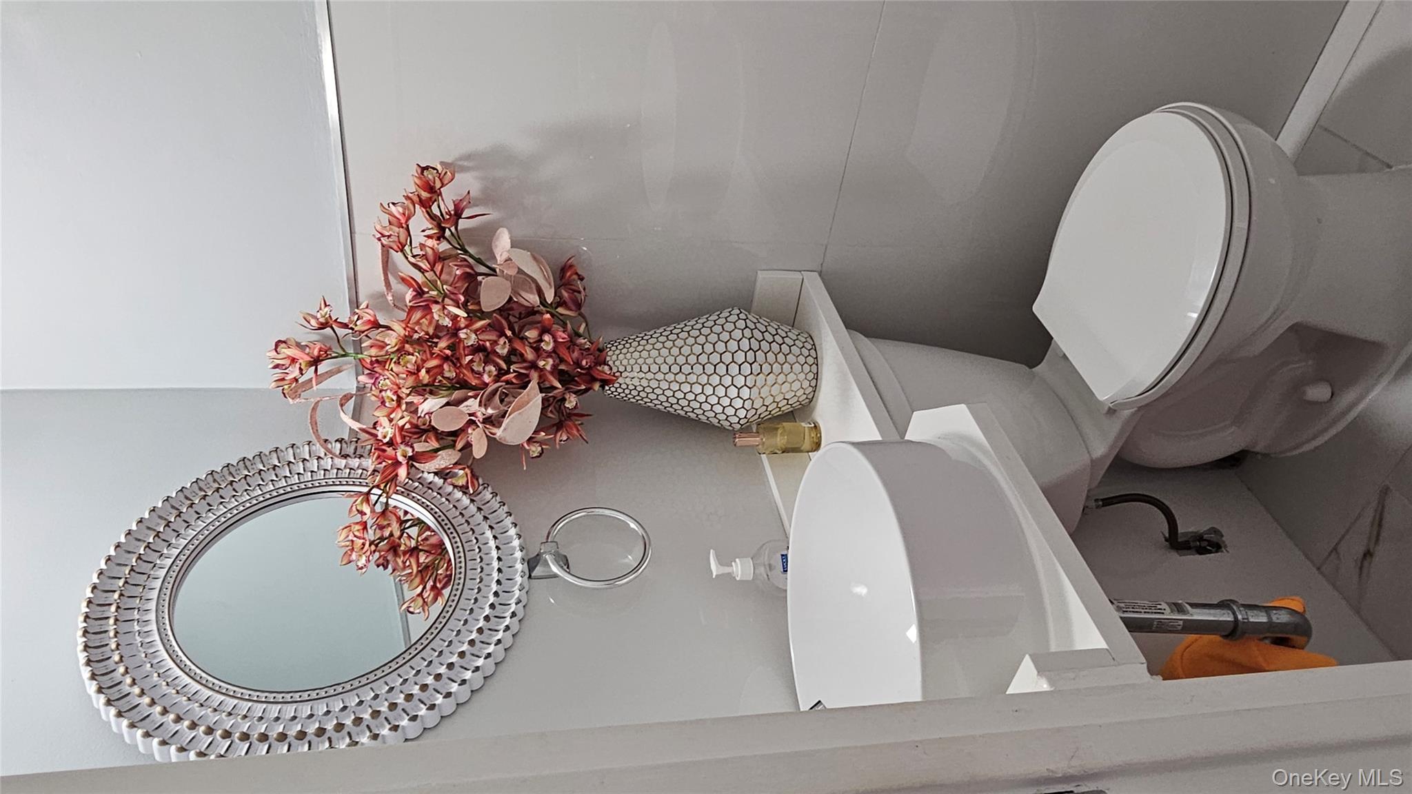 2533 Fish Avenue, Bronx, NY 10469