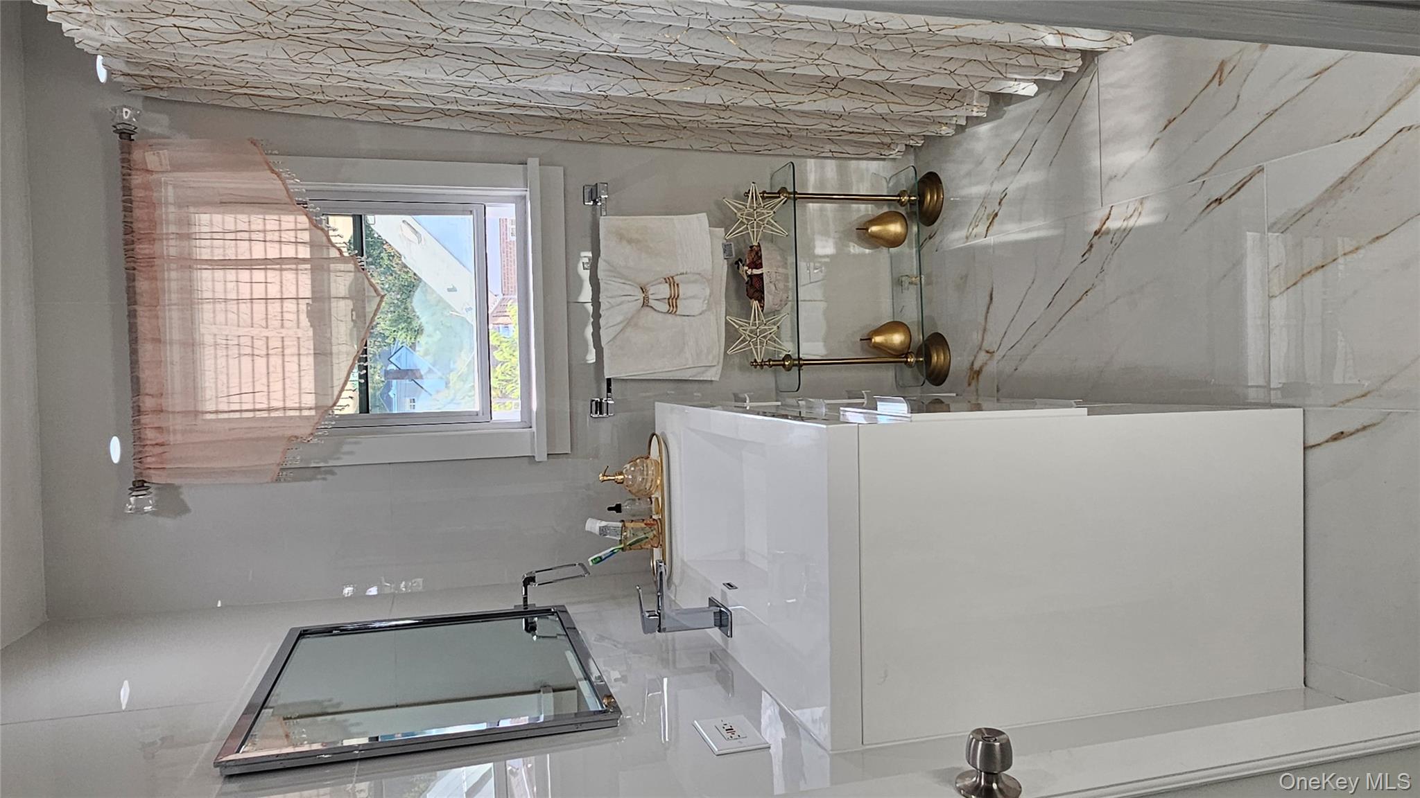 2533 Fish Avenue, Bronx, NY 10469