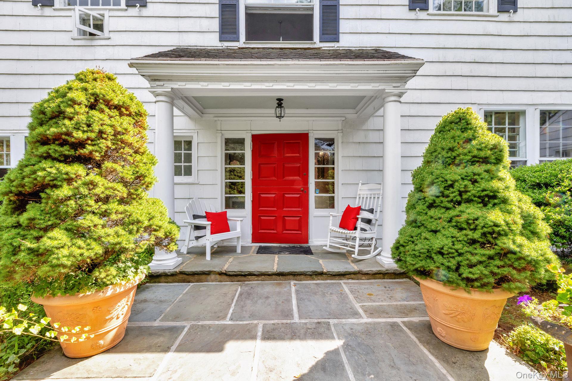 12 W Mall Drive, Huntington, NY 11743