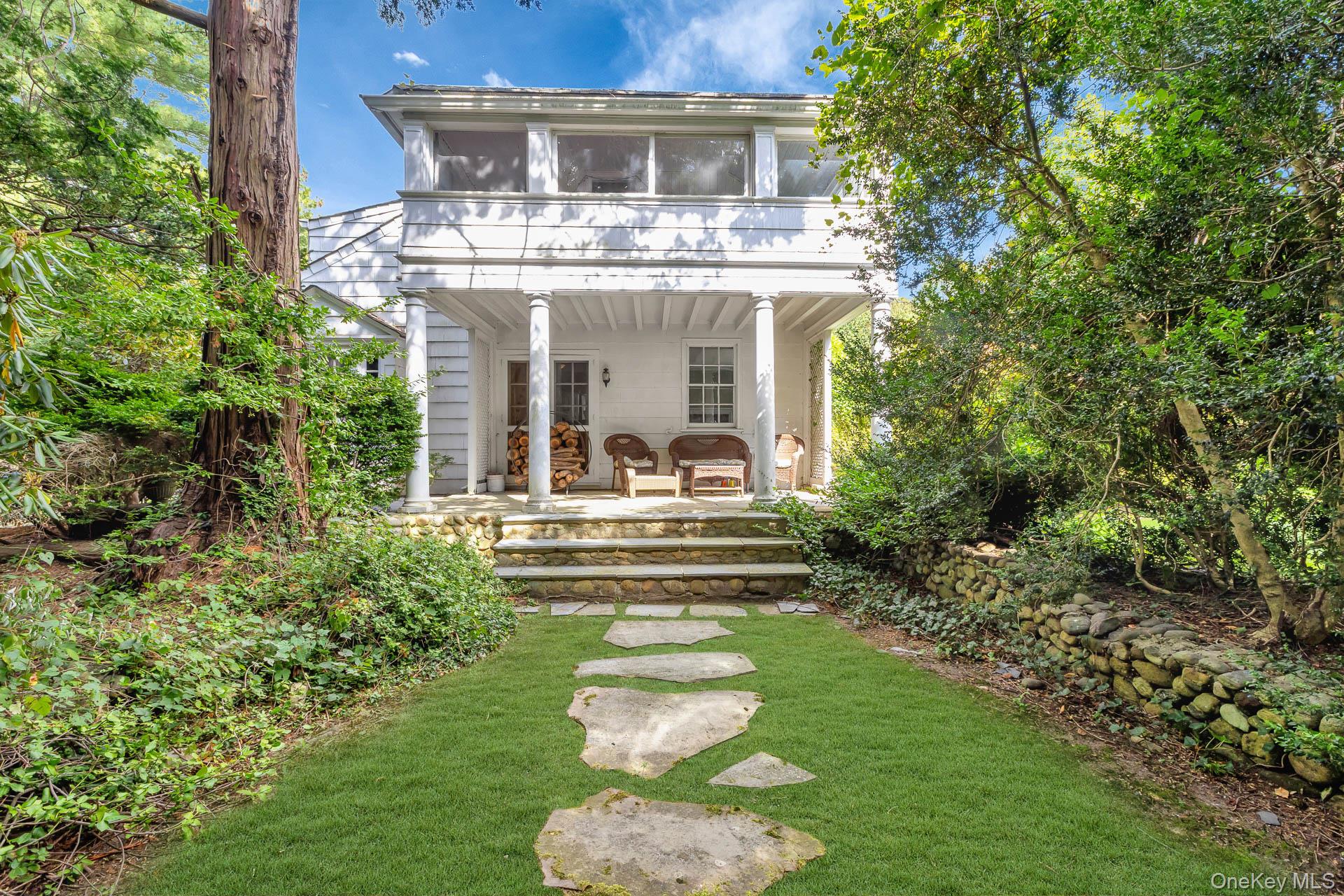 12 W Mall Drive, Huntington, NY 11743