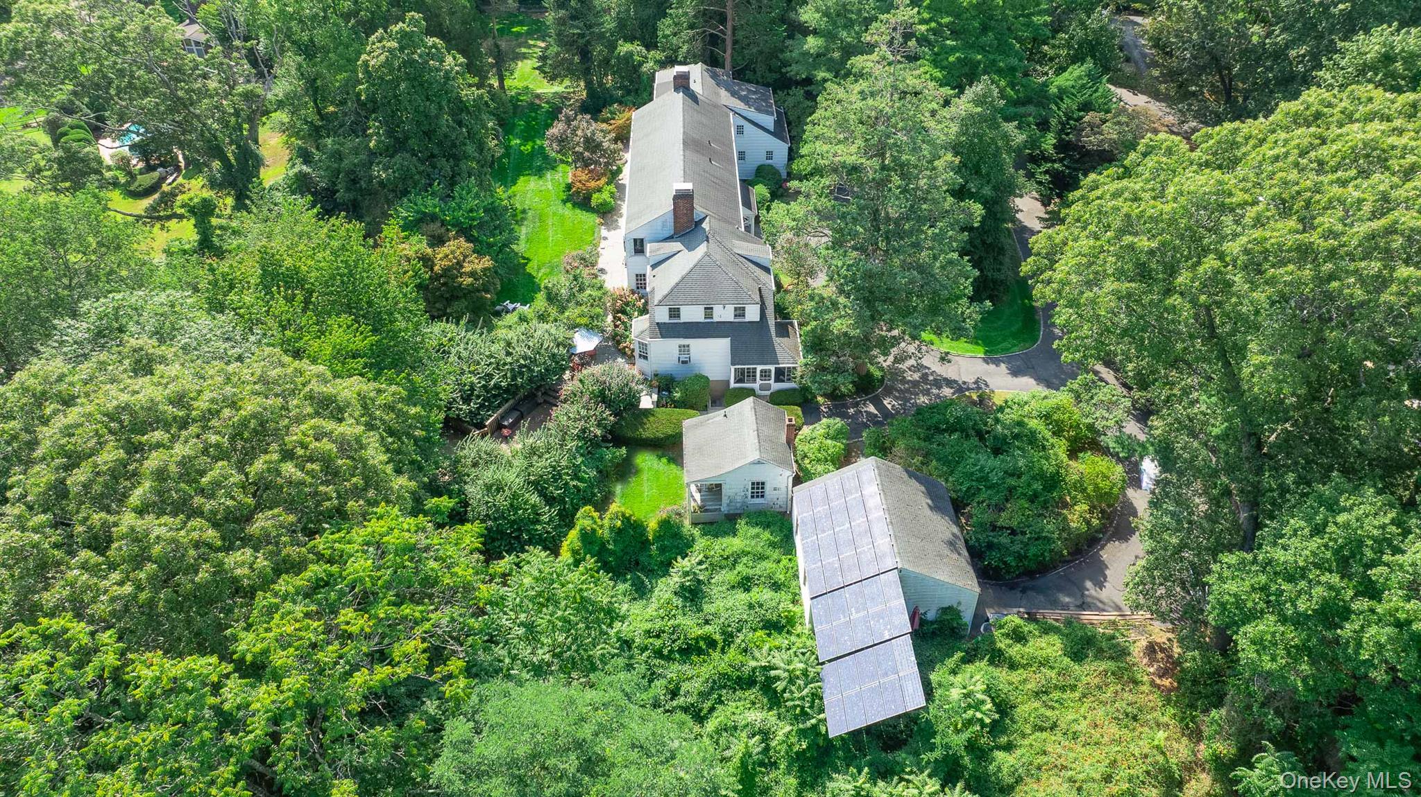 12 W Mall Drive, Huntington, NY 11743