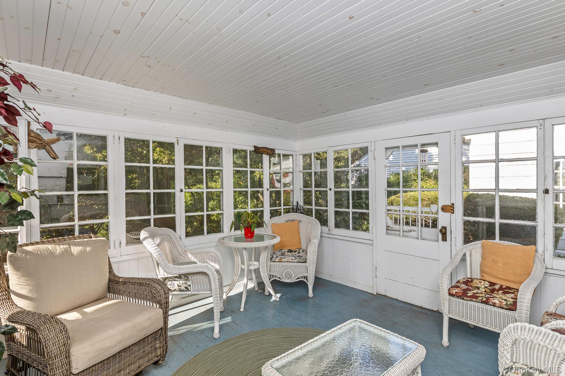 12 W Mall Drive, Huntington, NY 11743