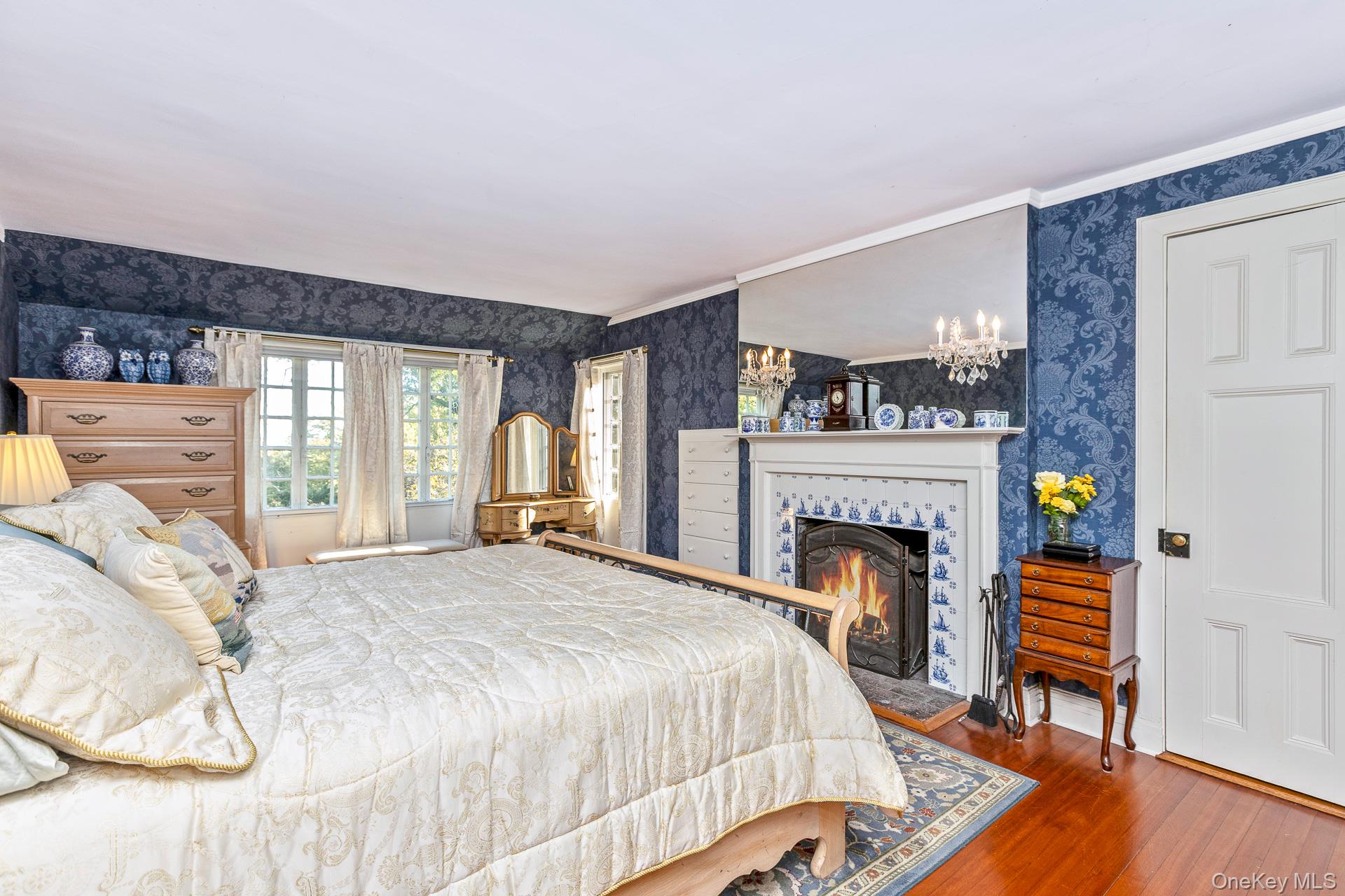 12 W Mall Drive, Huntington, NY 11743