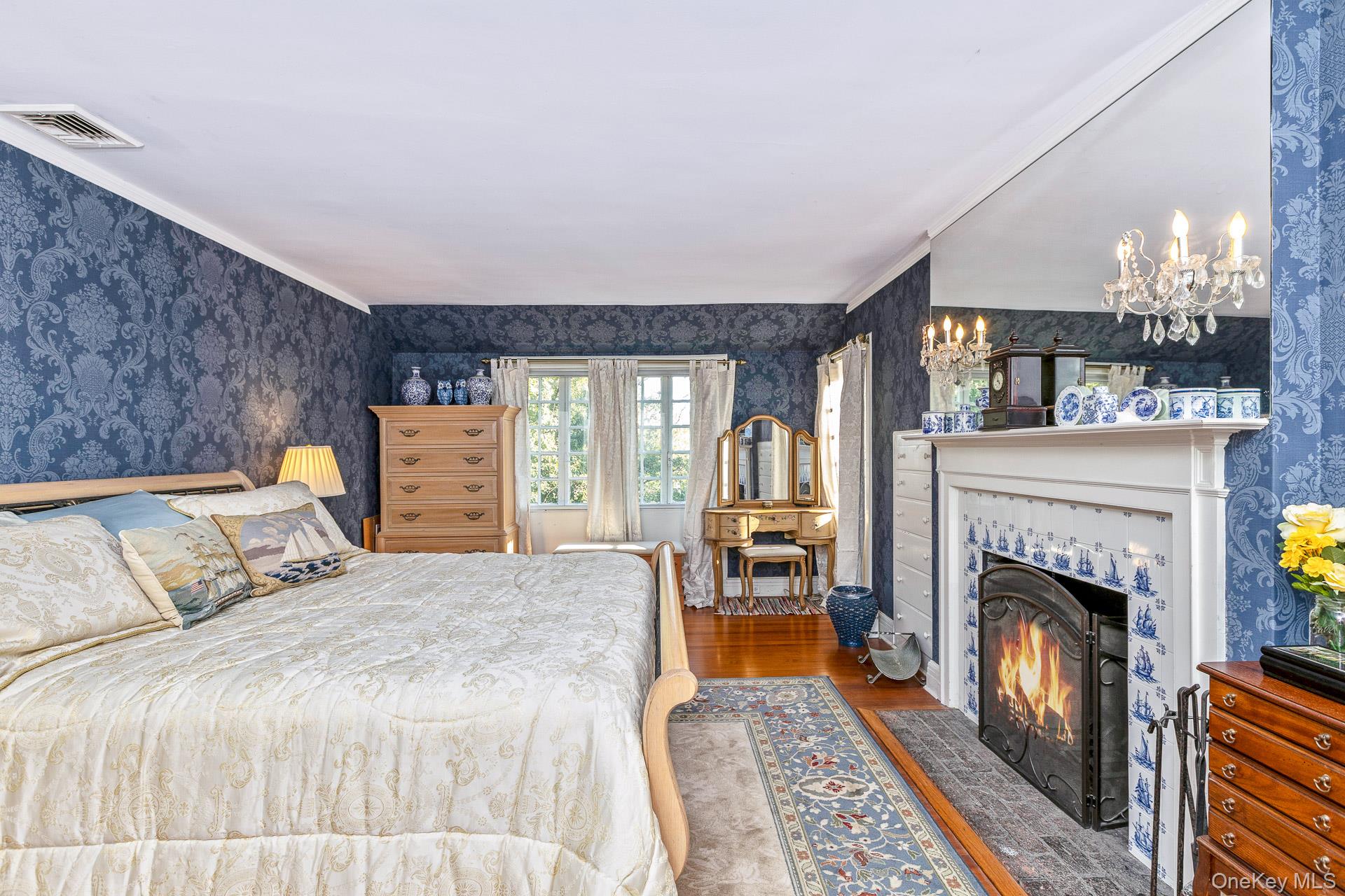 12 W Mall Drive, Huntington, NY 11743