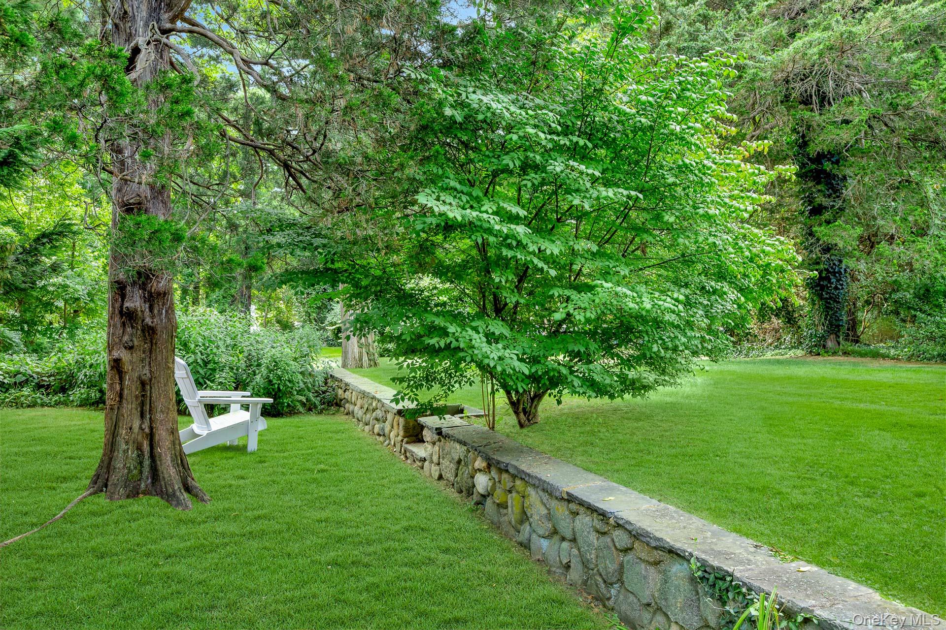 12 W Mall Drive, Huntington, NY 11743