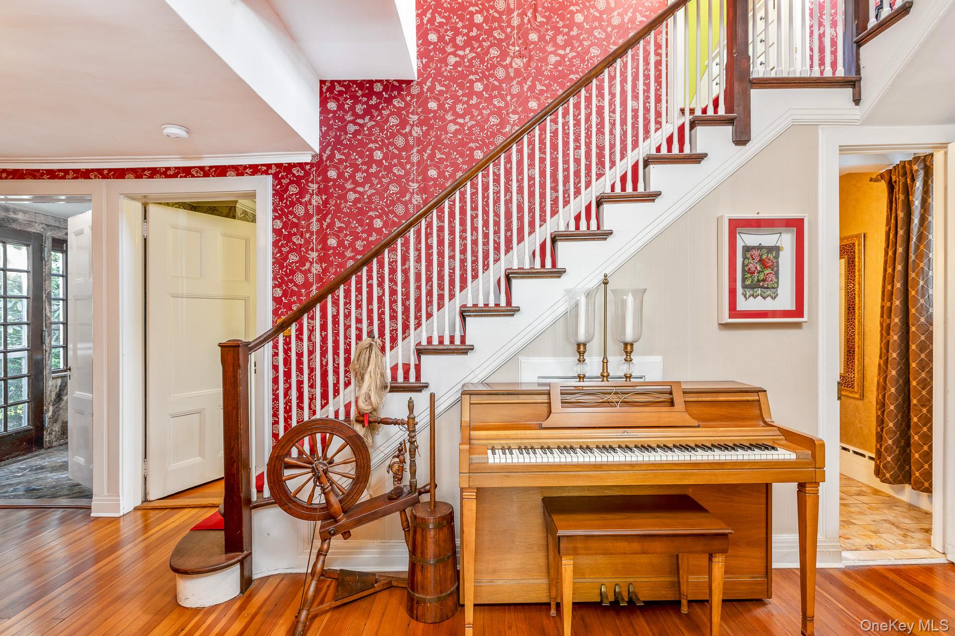 12 W Mall Drive, Huntington, NY 11743