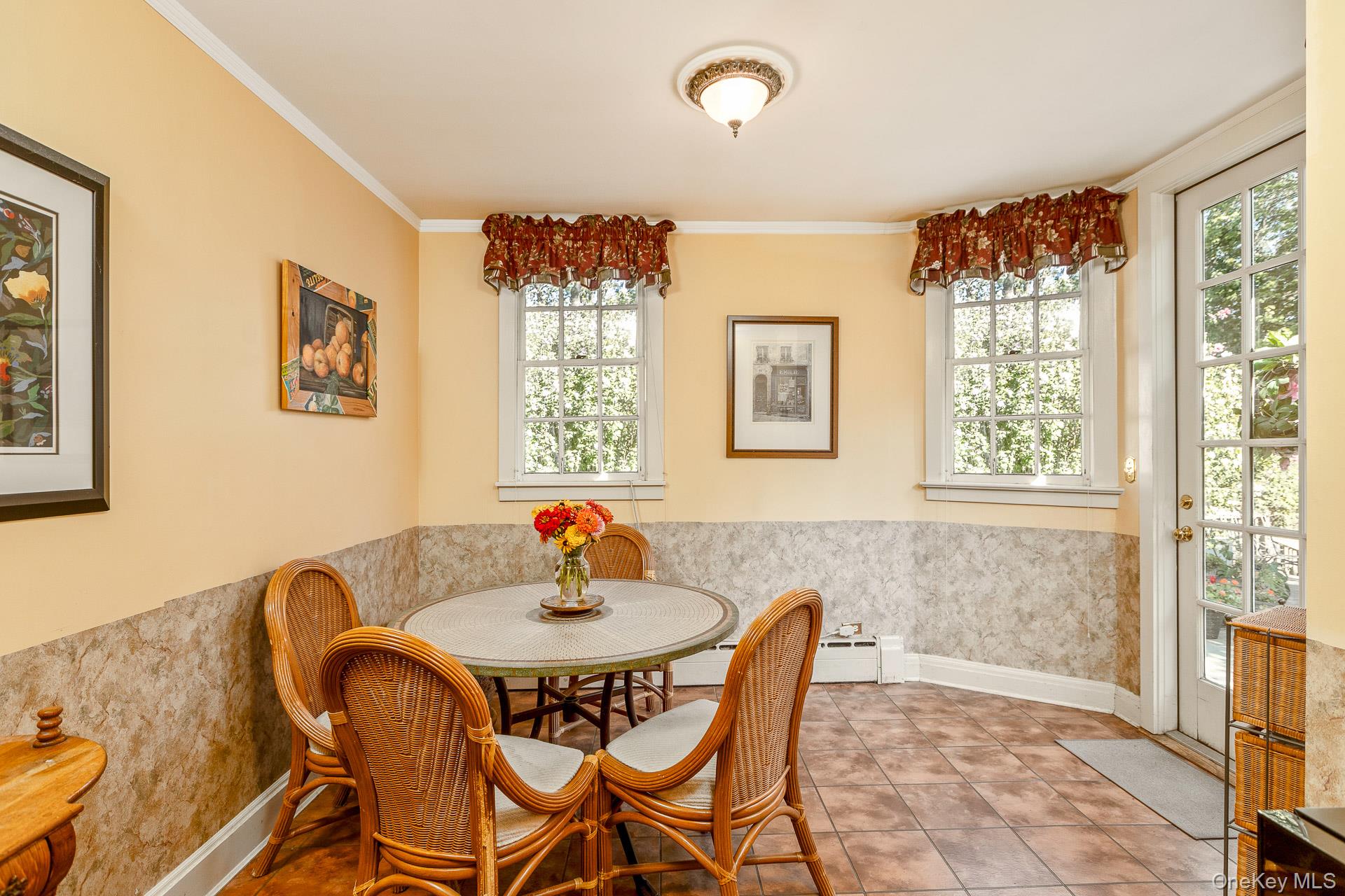 12 W Mall Drive, Huntington, NY 11743