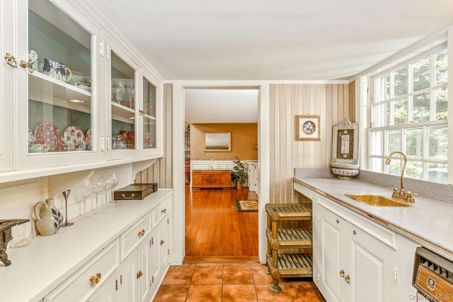 12 W Mall Drive, Huntington, NY 11743